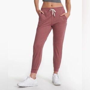 Vuori Performance Jogger in Marsala Heather, Medium, NWT